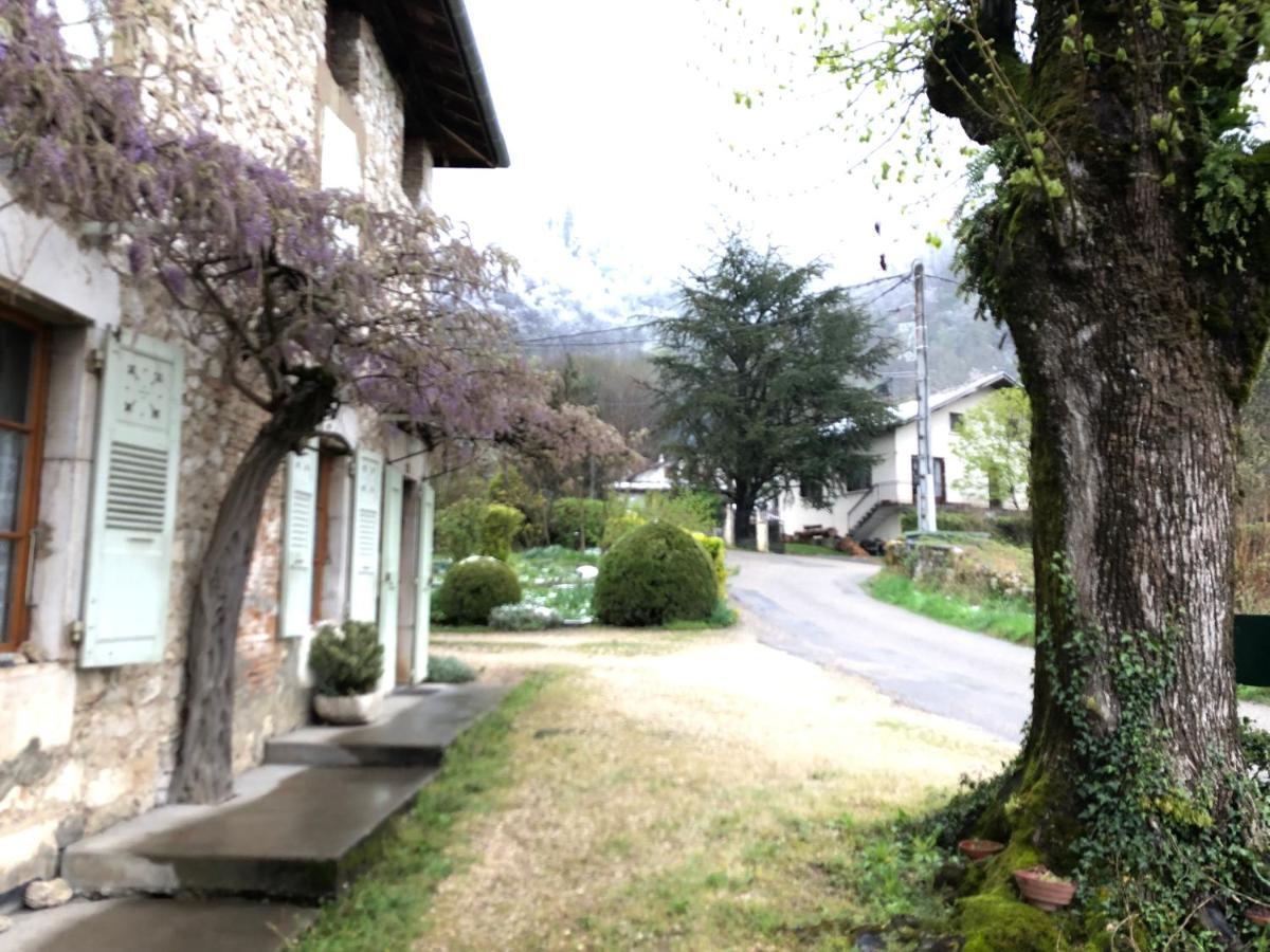 Au Pied Du Vercors Tout Est Permis La Riviere (Isere) Exterior foto